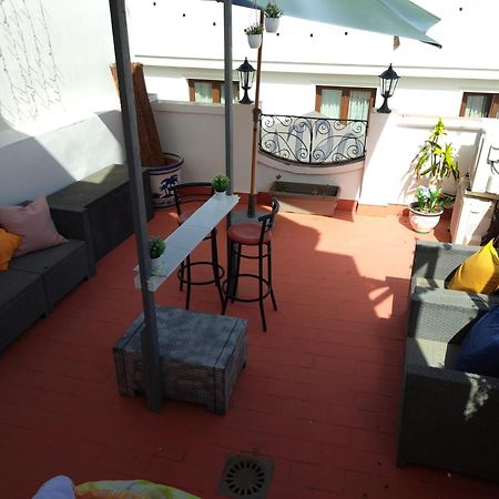 Hostal Montys เนร์คา ภายนอก รูปภาพ